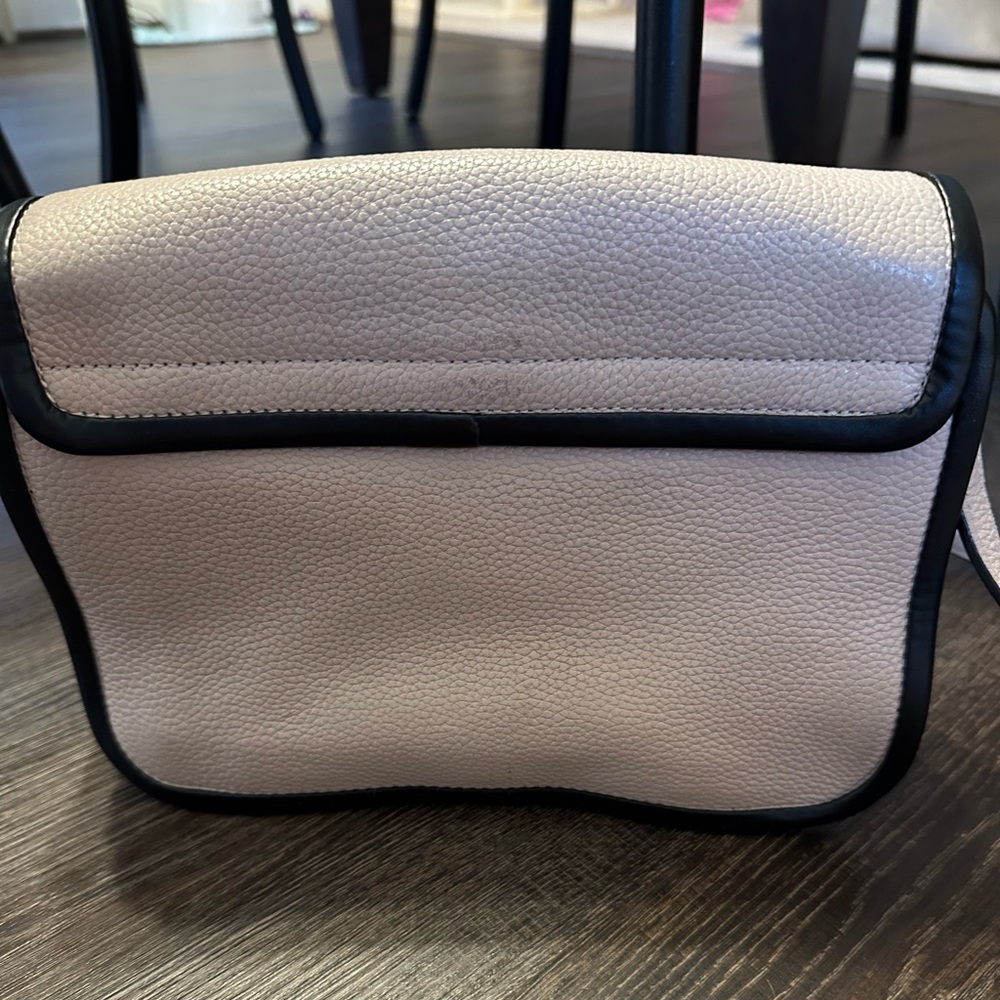 Kate Spade ♠️ cross body bag with storybook lining - Picture 3 of 9